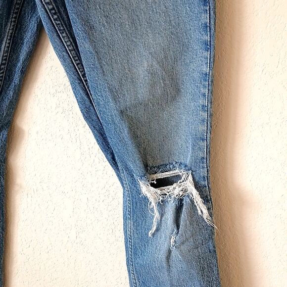 Abercrombie & Fitch The 90s Skinny High Rise Jeans Distressed Knees - Picture 3 of 5